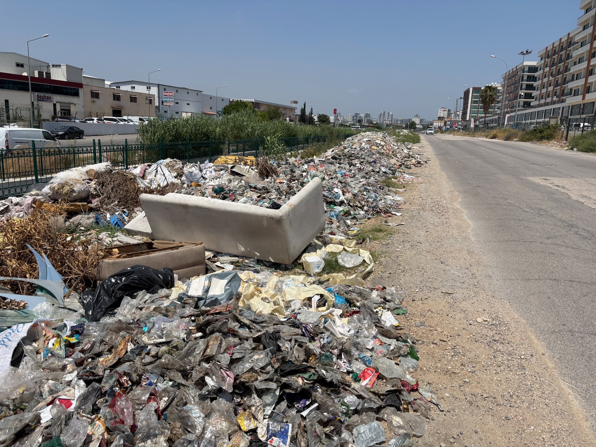 Eski Köye Aynı Gelenek: Şakirpaşa’da İthal Plastik Atıklar Yeniden Ortaya Çıktı!
